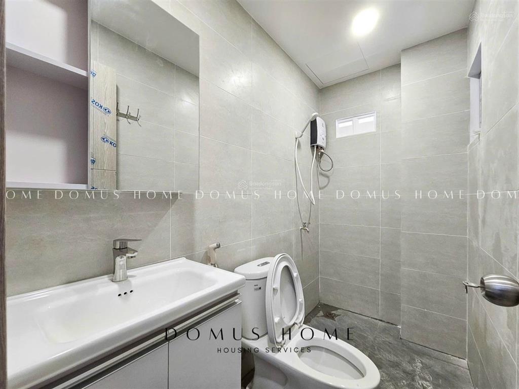 Cho thuê căn hộ 1 phòng ngủ , vách kính ngắn phòng, ban công rộng, nội thất mới 100%