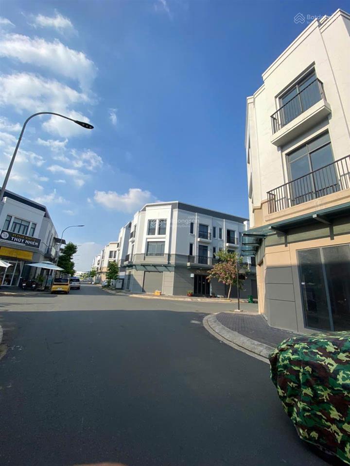 Mới nhất khu. căn góc 2 mặt tiền, trục chính thông ra quảng trường kđt tây sông hậu