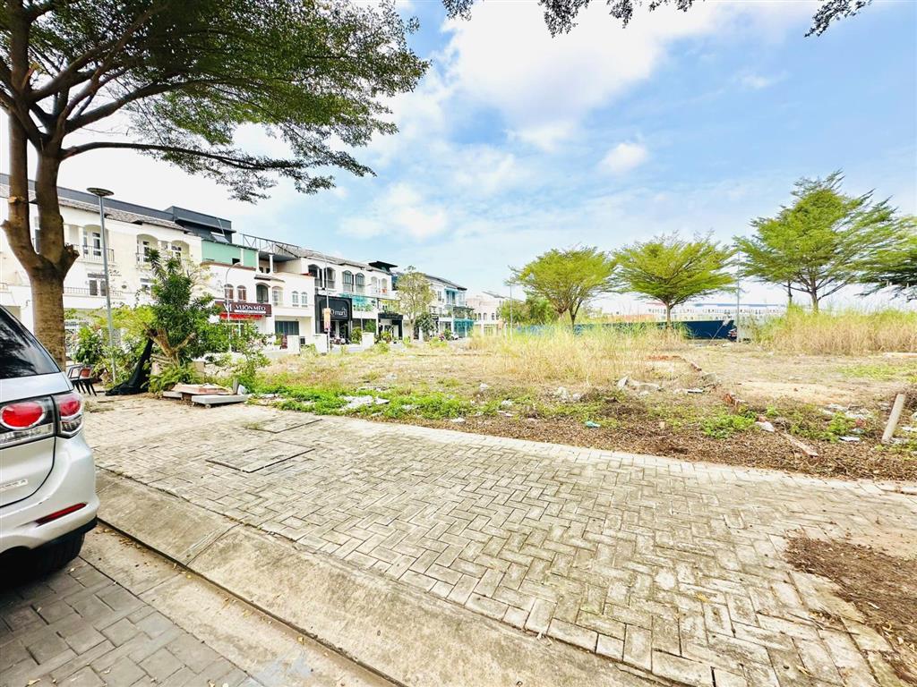 Khan hiếm  bán 01 nền kđt tây sông hậu. vị trí view sông thoáng mát, xây dựng tự do