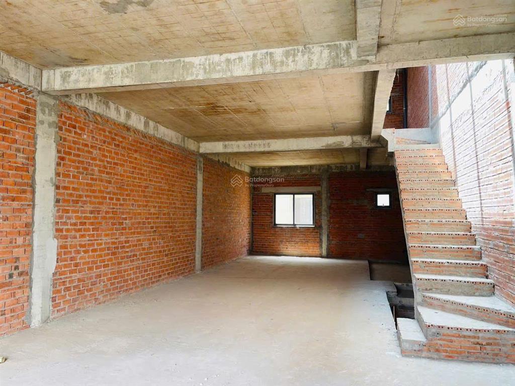 Mặt tiền đ. triệu quang phục  trục chính kđt tây sông hậu! thích hợp đầu tư kinh doanh