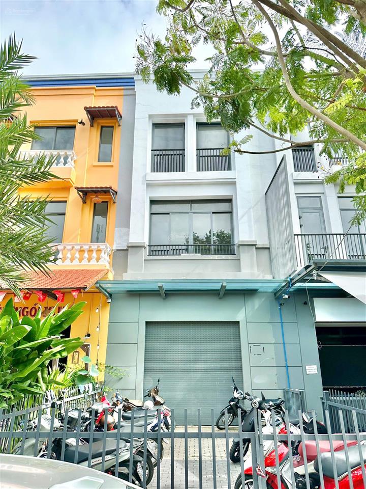 Mặt tiền đ. triệu quang phục  trục chính kđt tây sông hậu! thích hợp đầu tư kinh doanh