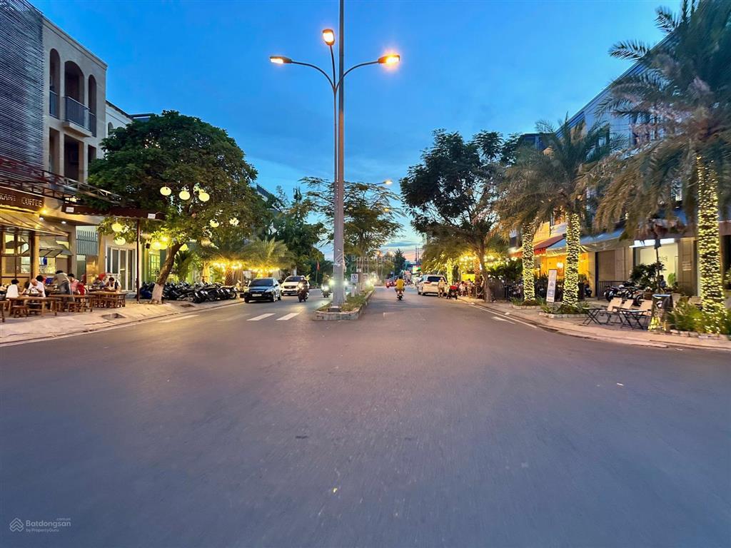 Mặt tiền đ. triệu quang phục  trục chính kđt tây sông hậu! thích hợp đầu tư kinh doanh