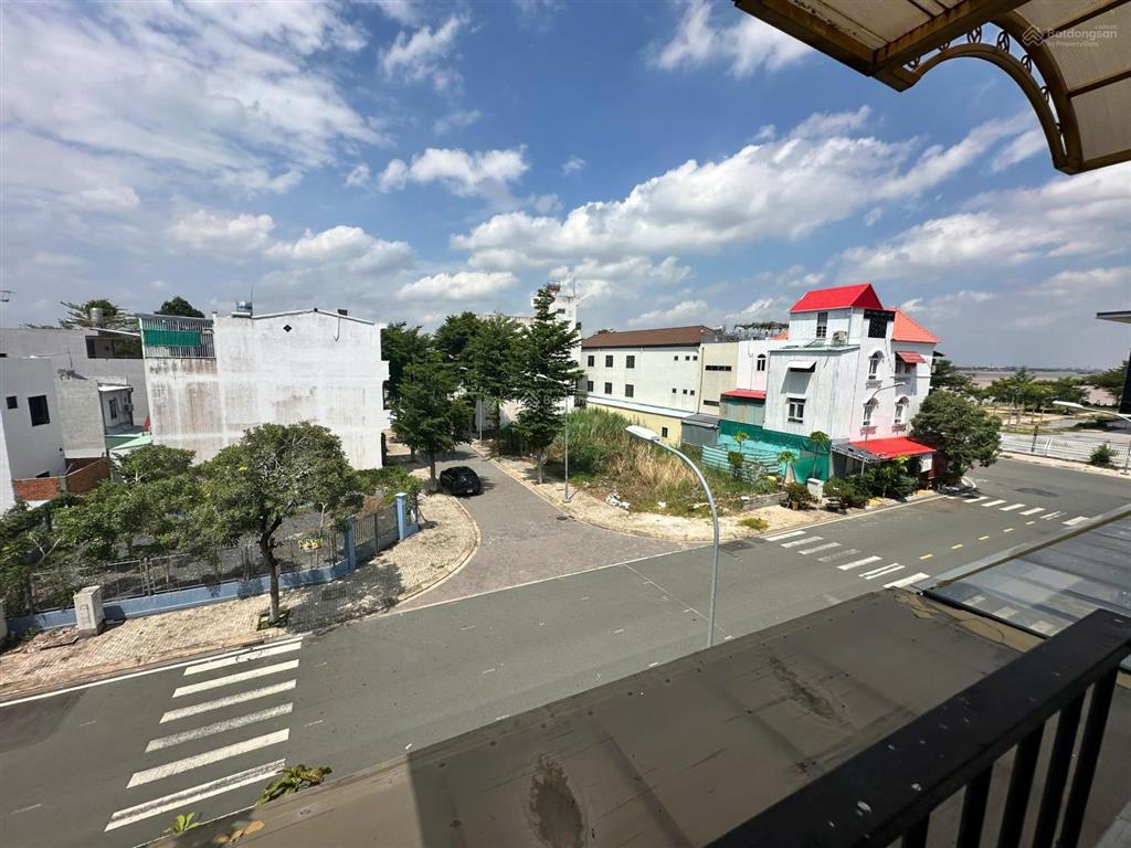 Nổi bật! 01 căn shophouse liền kề nhà hát ag. view sông thoáng mát  kđt tây sông hậu