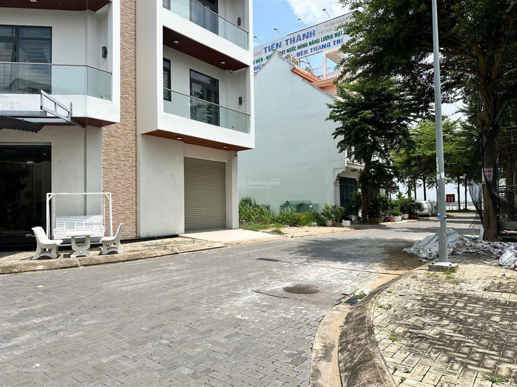 Bán nhanh trong tuần  giá tốt! cặp nền biệt thự kđt tây sông hậu