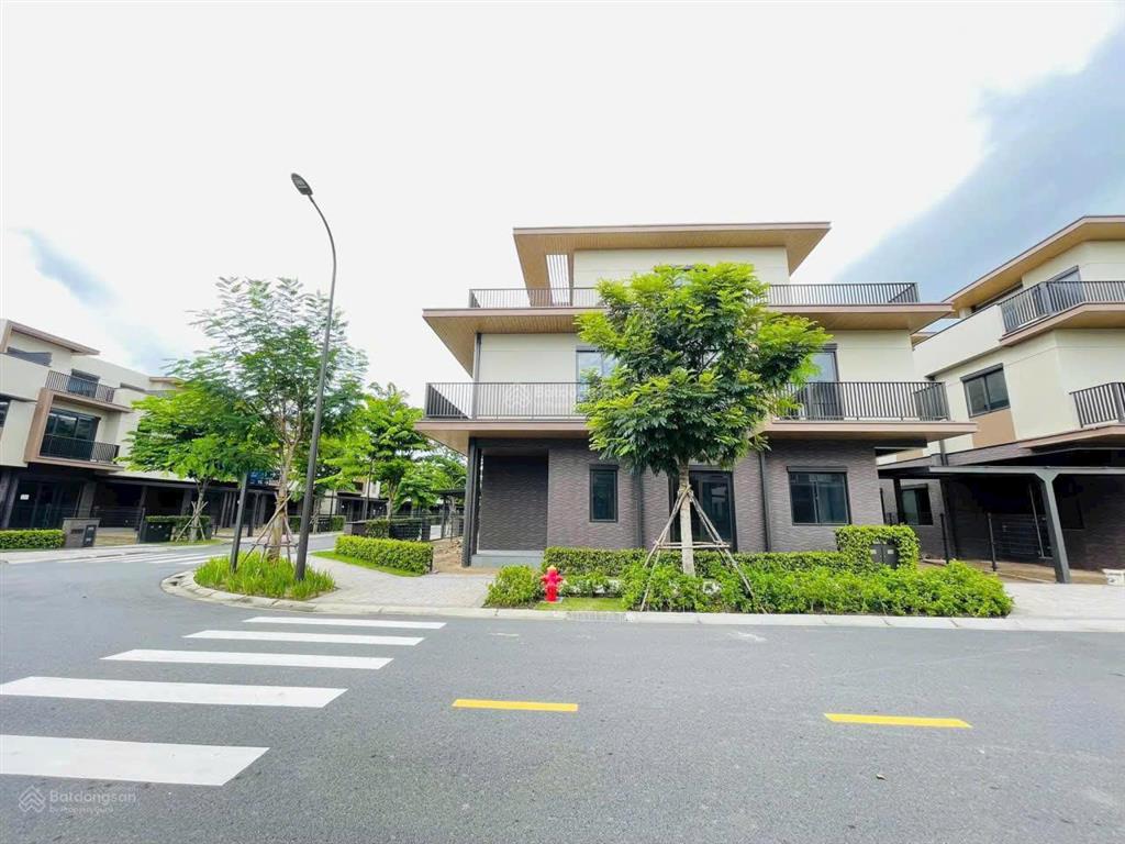 Cdt nam long bán nhà phố vườn 164m2, căn góc 2 mặt tiền đẹp có nhà sẵn  pkd 0708 986 ***!