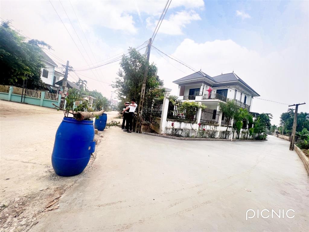 1tỷ xx .. không mua được đất tái định cư  thì ở đây e bán đất xuân mai  hn trung tâm giá rẻ