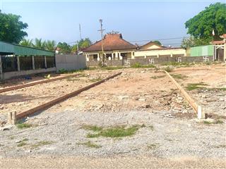 Em có một miếng mặt tiền đường nhựa 1tỷ 075tr, tại khu phố an hoàtrảng bàng!!