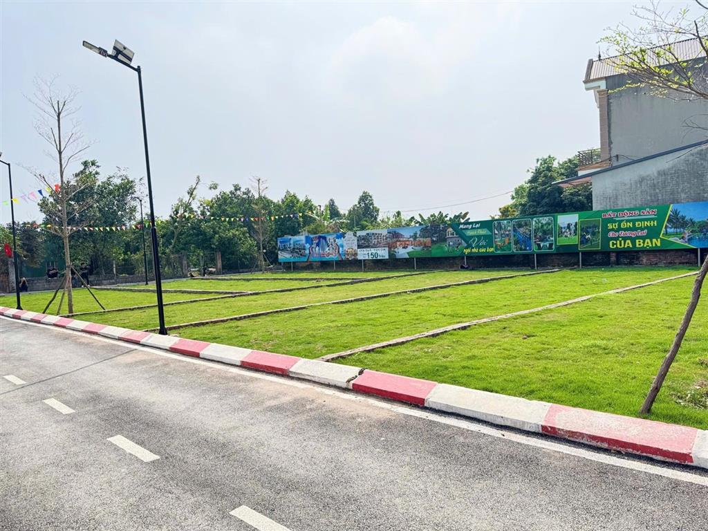 Các anh chị nhân viên văn phòng , muốn mua đất gần khu công nghiệp, gần trường học thì k nên bỏ qua