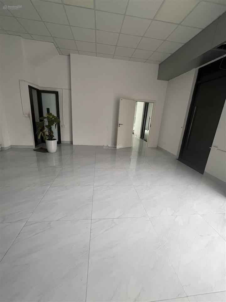 Cho thuê shophouse 3 mặt tiền view chung cư vin2 13tr/th