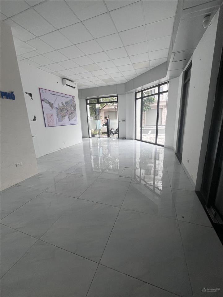 Cho thuê shophouse 3 mặt tiền view chung cư vin2 13tr/th