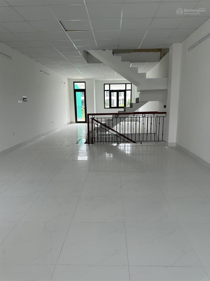 Cho thuê lk 117m2 vin2 làm văn phòng