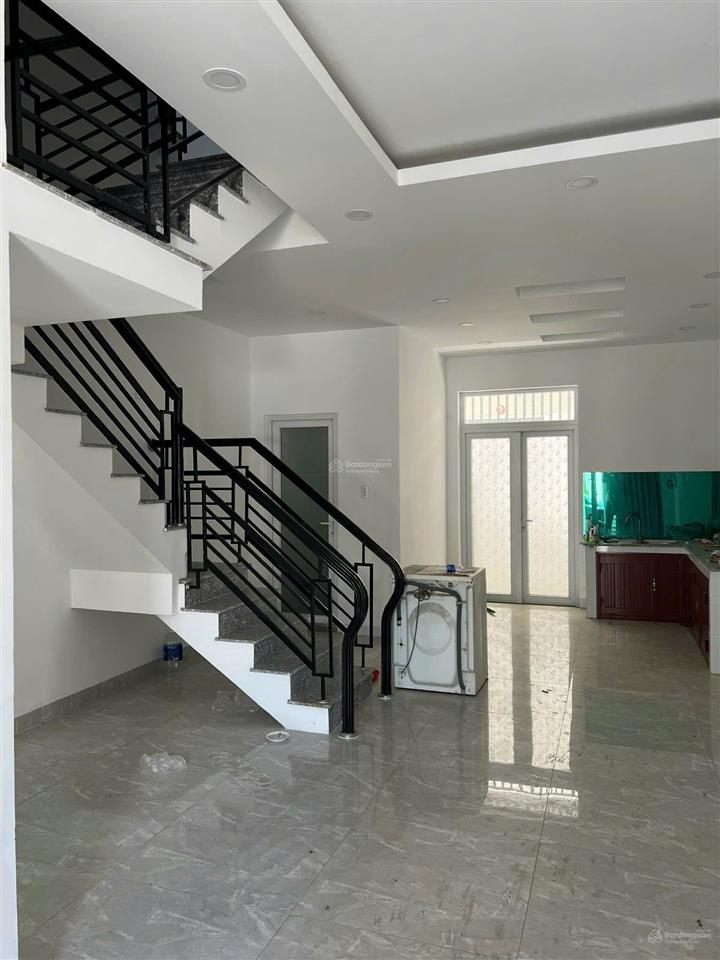 Cần bán nhà 1 trệt 2 lầu 5x12m khu tây sông hậu  chính chủ