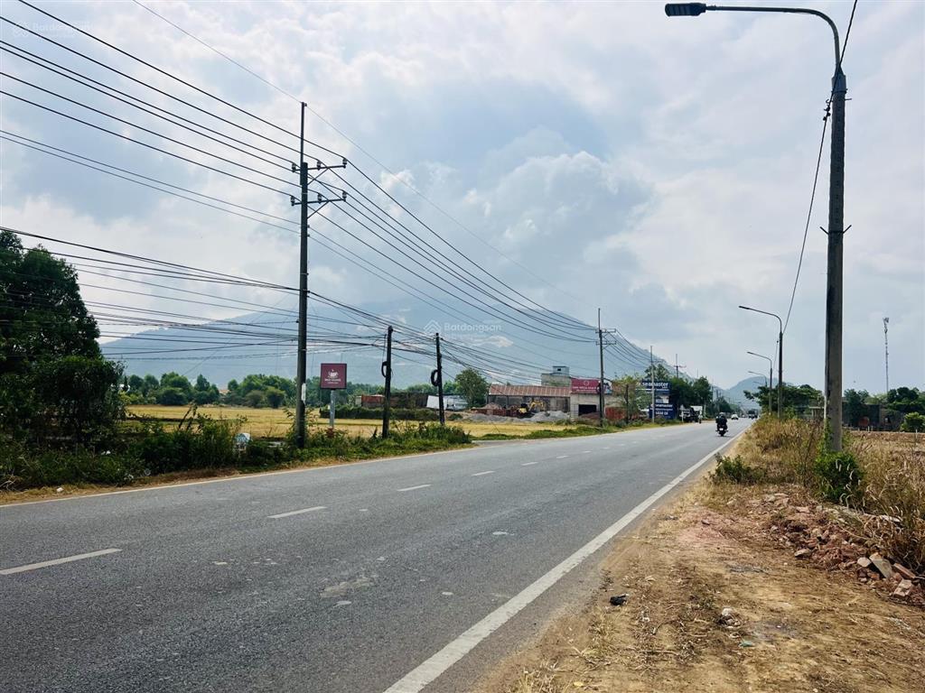 Đất mặt tiền đt 763, view đẹp. sổ hồng riêng