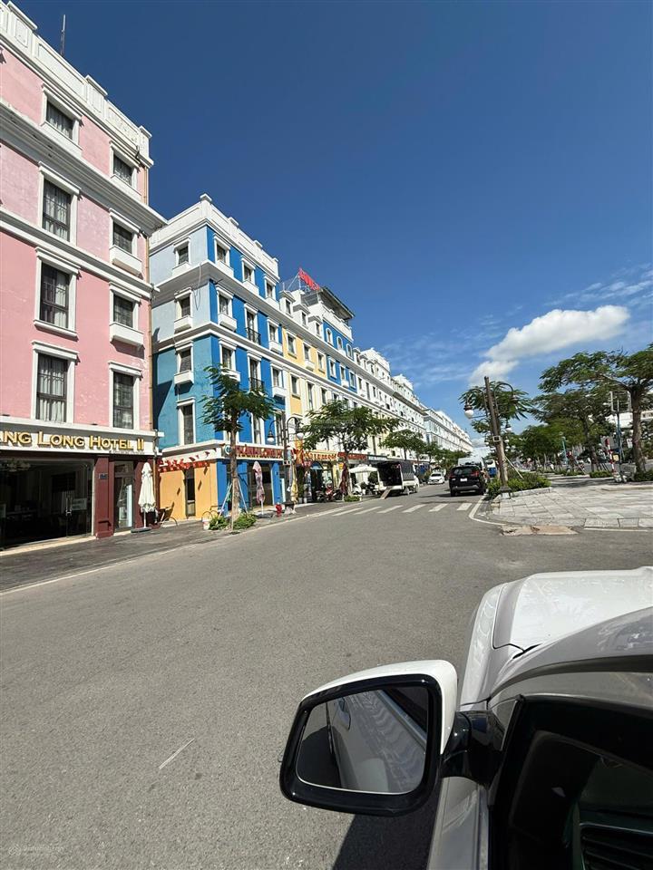 Bán căn shophouse khu 7 màu sun group hạ long chỉ 17 tỷ **