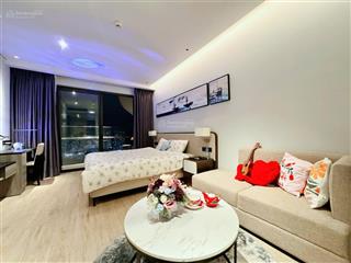 Bán nhanh căn hộ studio tòa citadines tầng cao, view hồ + thành phố, giá chỉ 1 tỷ 950