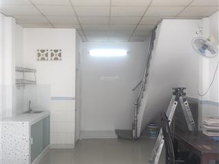 Cho thuê nhà ngay vincom gò vấp. giá chỉ 7,5tr/tháng