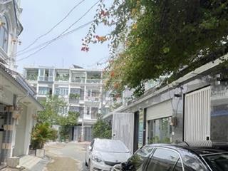Gấp, nhà 3 tầng  xvnt  bình thạnh  hẻm xe hơi  77m² (ngang 5 m)  chỉ 8.x tỉ  tlcc