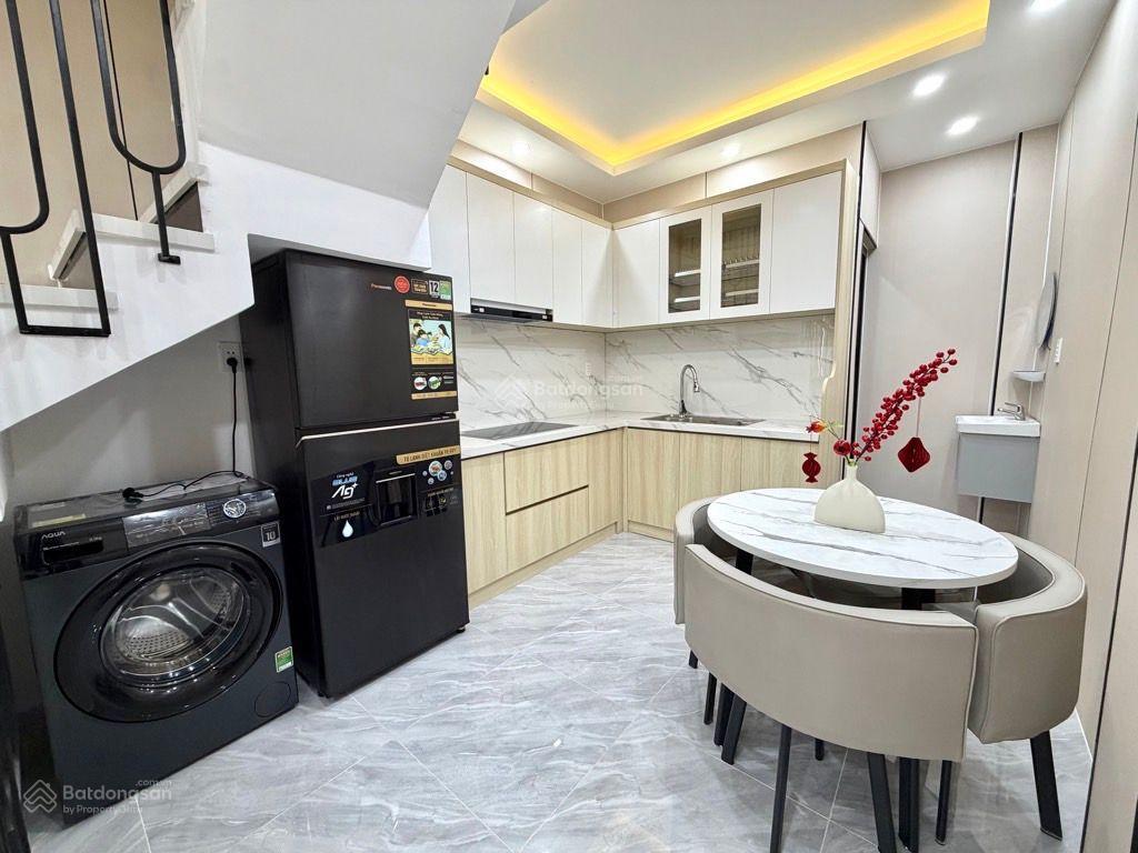 Gấp nhà 4 tầng (10pn)  xvnt  bình thạnh  hẻm xe hơi 4x14m (nở hậu 7m)  giá 9.8tỉ  tl chính chủ