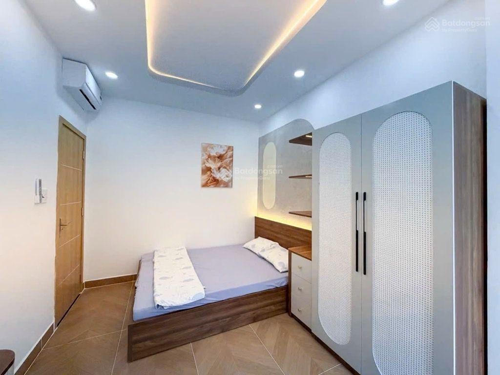 Gần vòng xoay hàng xanhgiáp q.1hẻm xe hơi thôngnhà 3 tầng53 m2giá 6.85 tỉ.