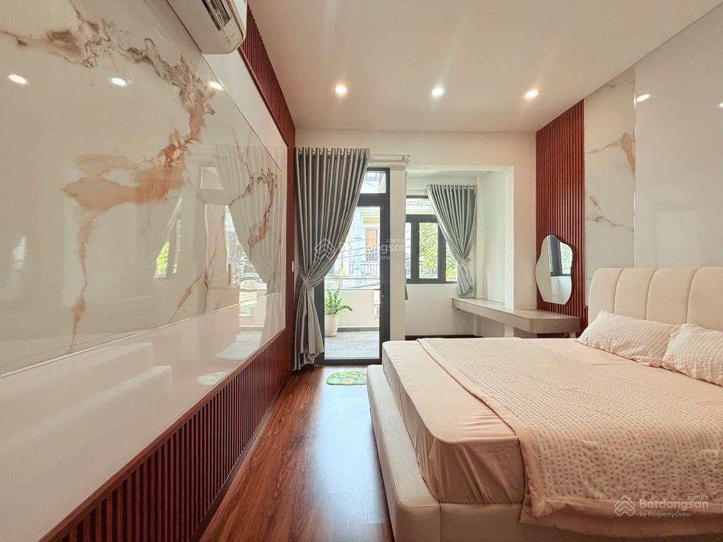Xô viết nghệ tĩnh  bình thạnh  hẻm xe tải  nhà 3 tầng  50m2 (nở hậu)  chỉ 8,x tỉ, tl.