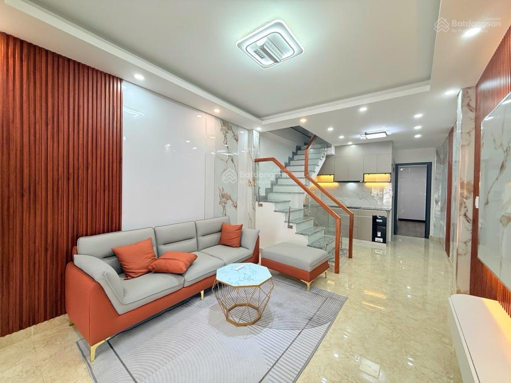 Xô viết nghệ tĩnh  bình thạnh  hẻm xe tải  nhà 3 tầng  50m2 (nở hậu)  chỉ 8,x tỉ, tl.