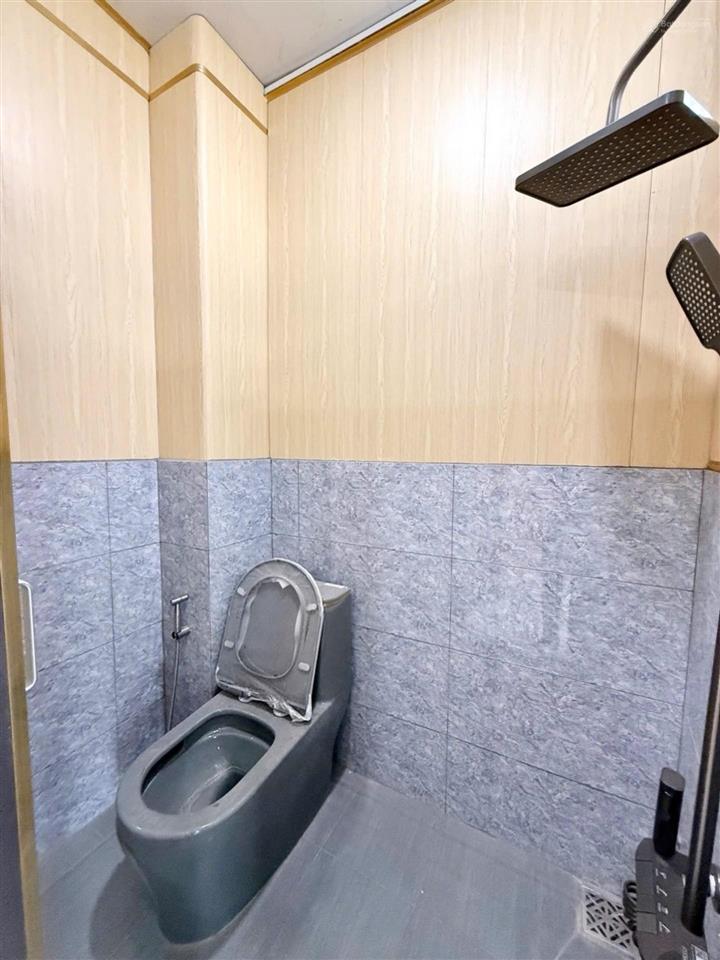 Nhà đẹp 3 tầngphạm văn đồngbình thạnhhẻm an ninhdt 23 m²chỉ 3.x tỉtl.