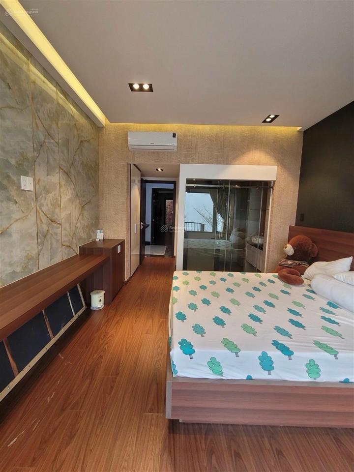 Nguyễn xí  bình thạnh  hẻm xe tải thông  nhà đẹp 4 tầng  dt 64 m2  chỉ 12.x tỉ, tl