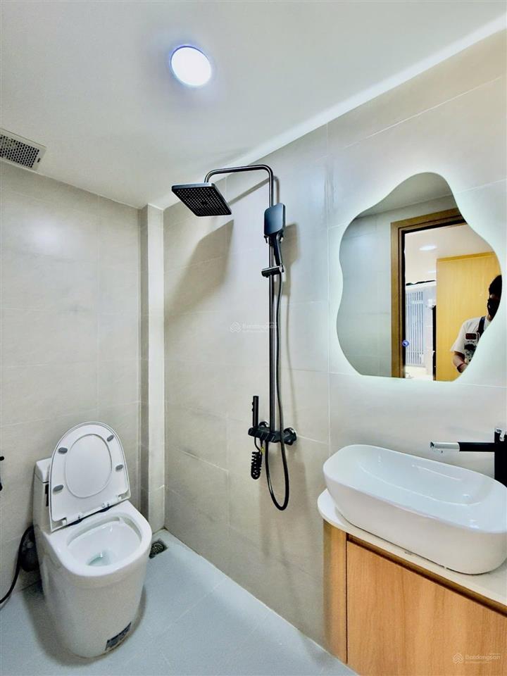 Nhà đẹp 3 tầng  xô viết nghệ tĩnh  bình thạnh  hẻm an ninh  chỉ 3.x t.i, tl.