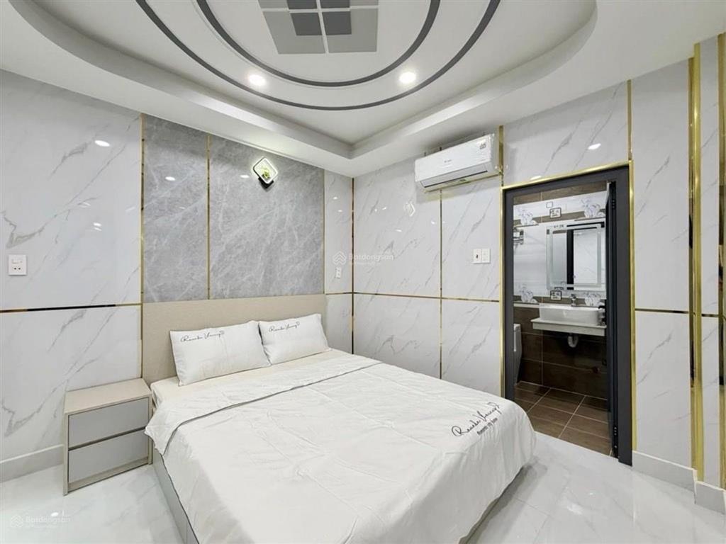 Mặt tiền kinh doanh  gần vòng xoay hàng xanh  bình thạnh  nhà 5 tầng  chỉ 6,x tỷ, tl.