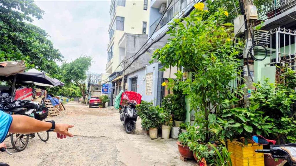 Gần khu đường d làng đại học bình thạnhhẻm xe tảinhà 3 tầngdt 92 m2chỉ 12.x tỷ,tl
