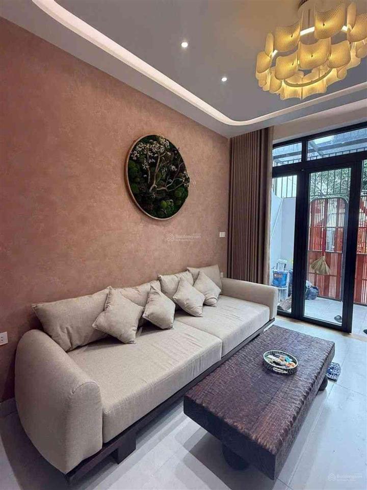 Nhỉnh 8.x tinhà đẹp 4 tầng  thích quảng đức  full nội thất cao cấp  50m2tlchính chủ.
