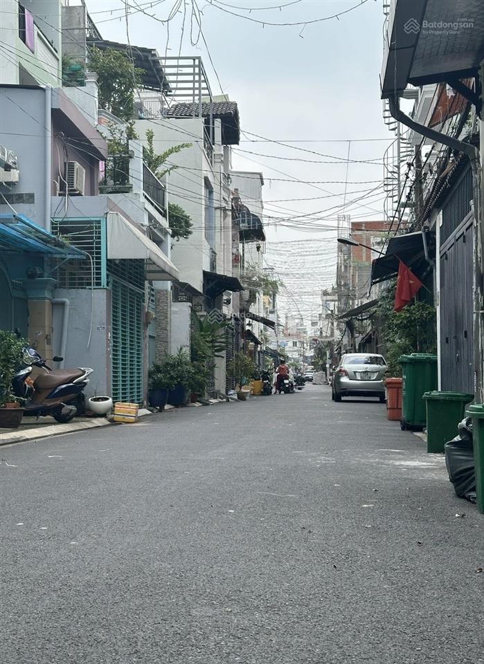 Nhỉnh 8. x tỷ hiếm mt gần luỹ bán bích nguyễn sơn 3 tầng 4x20m tiện ích xung quanh đầy đủ