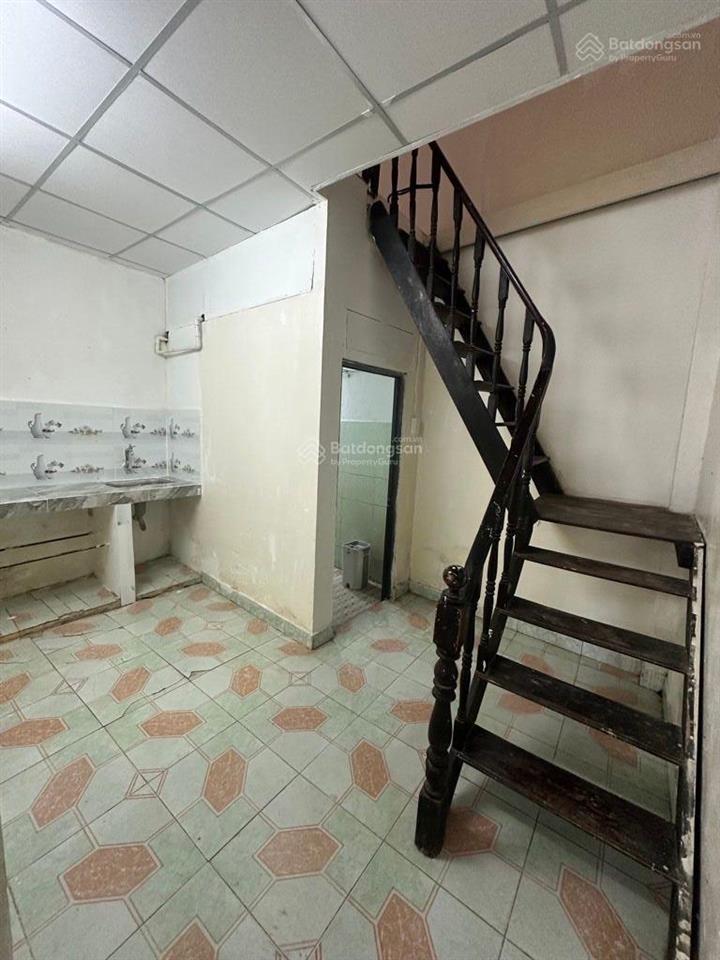 Bán nhà gần chợ tân hương tân phú 45m2  chỉ 4.xtỷ hẻm oto tới cổng  2tầng  tiện ở hoặc xây mới