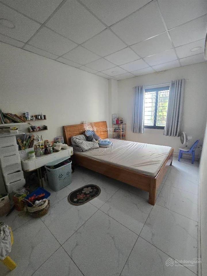 Bán nhà bình long 45m2 chỉ 4.xtỷ 2tầngngang 5m sát aeon tân phútiện ích xung quanh đầy đủ.