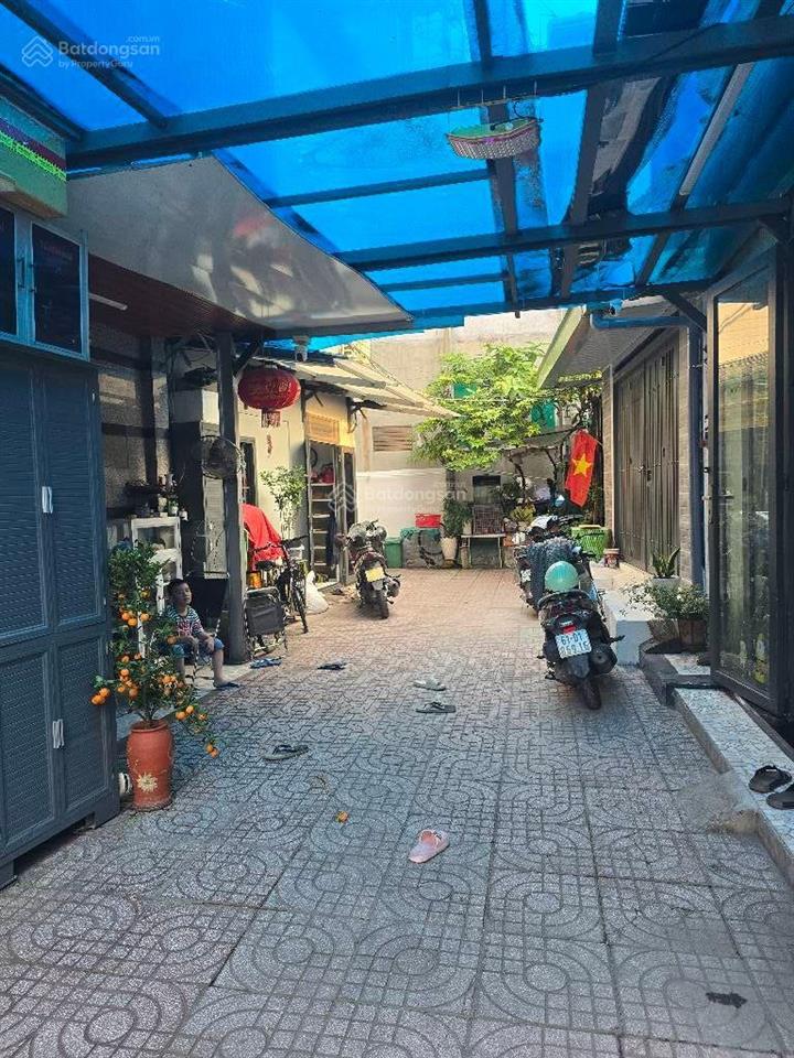 Bán nhà bình long 45m2 chỉ 4.xtỷ 2tầngngang 5m sát aeon tân phútiện ích xung quanh đầy đủ.