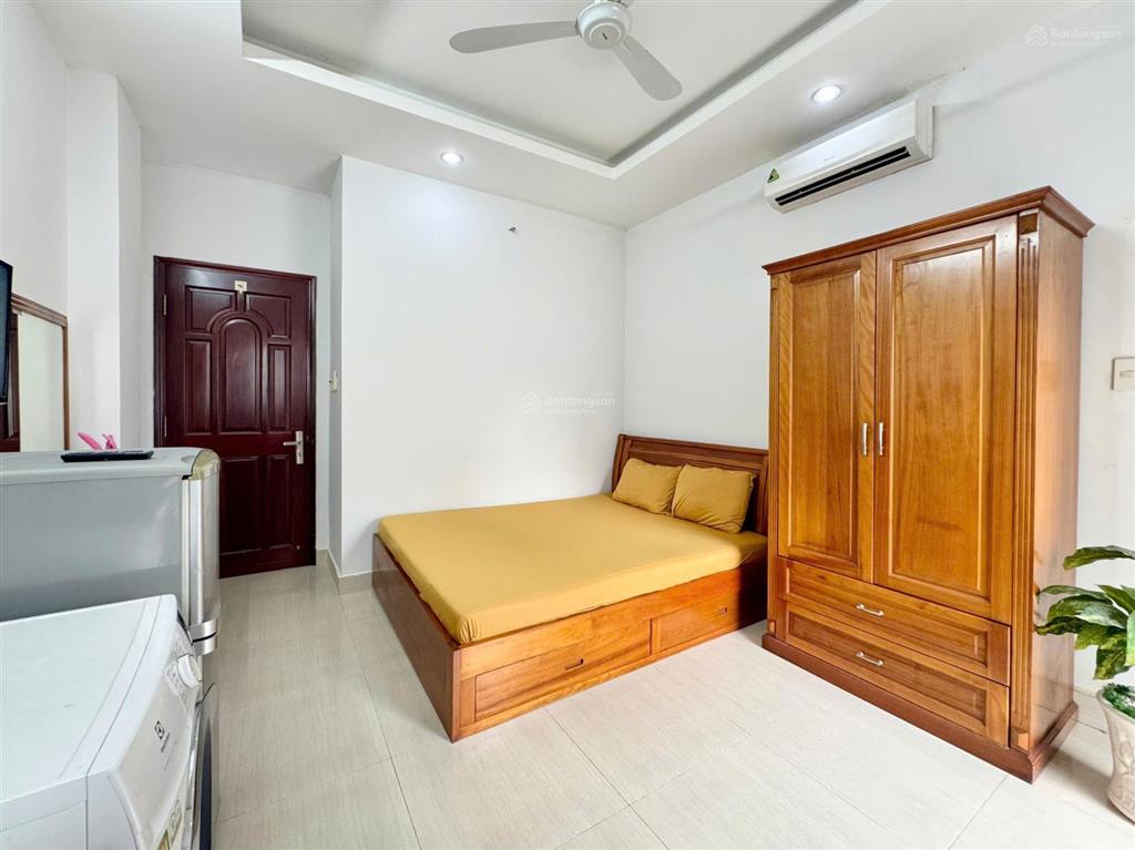 Căn hộ ban công siêu thoáng mát tòa nhà rộng lớn hẻm ô tô lê văn sỹ cạnh bờ kè trường sa