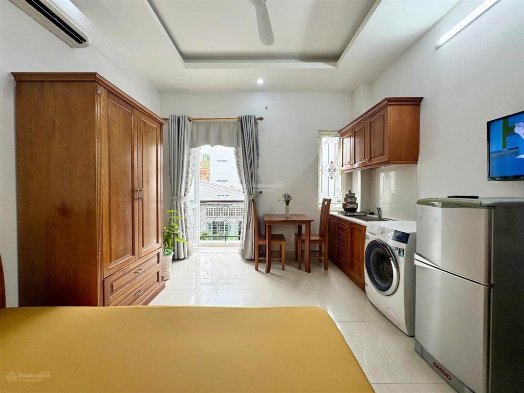 Căn hộ ban công siêu thoáng mát tòa nhà rộng lớn hẻm ô tô lê văn sỹ cạnh bờ kè trường sa