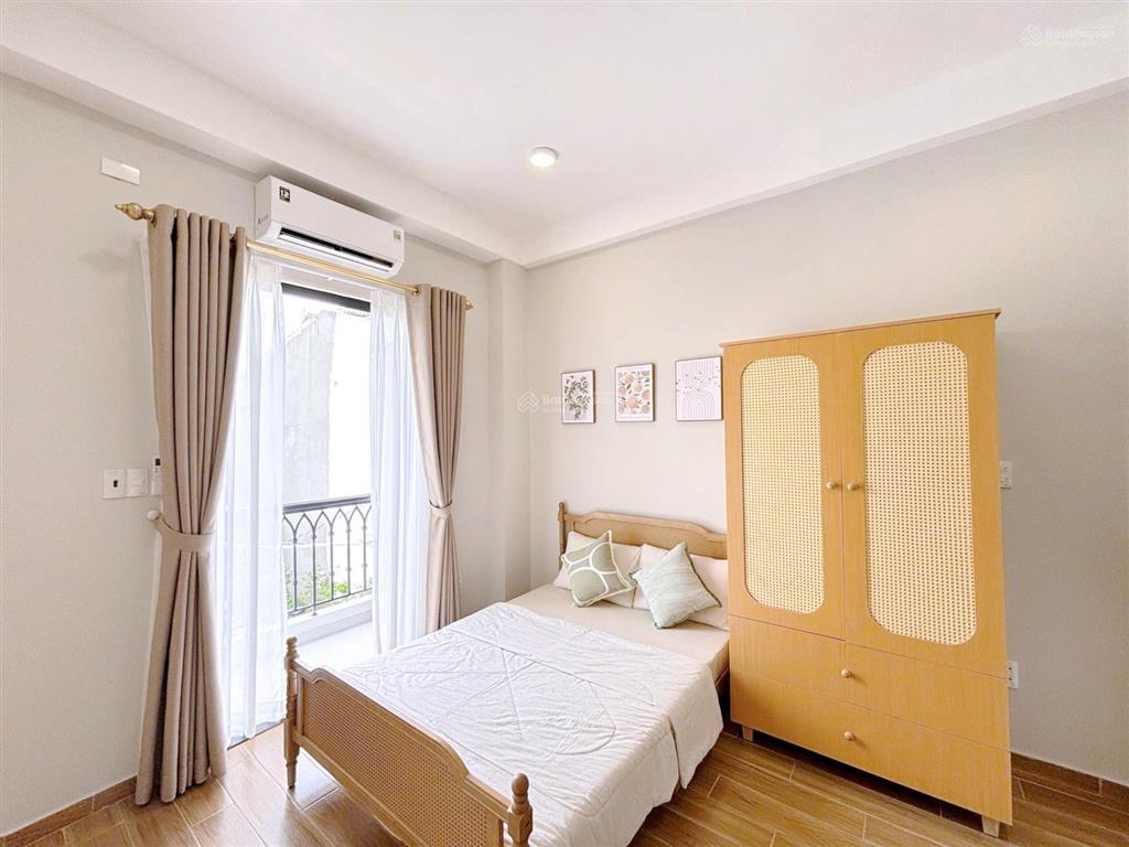 Nhà xây mới 100% studio ban công xinh thoáng mát tại lý thường kiệt gần đầm sen