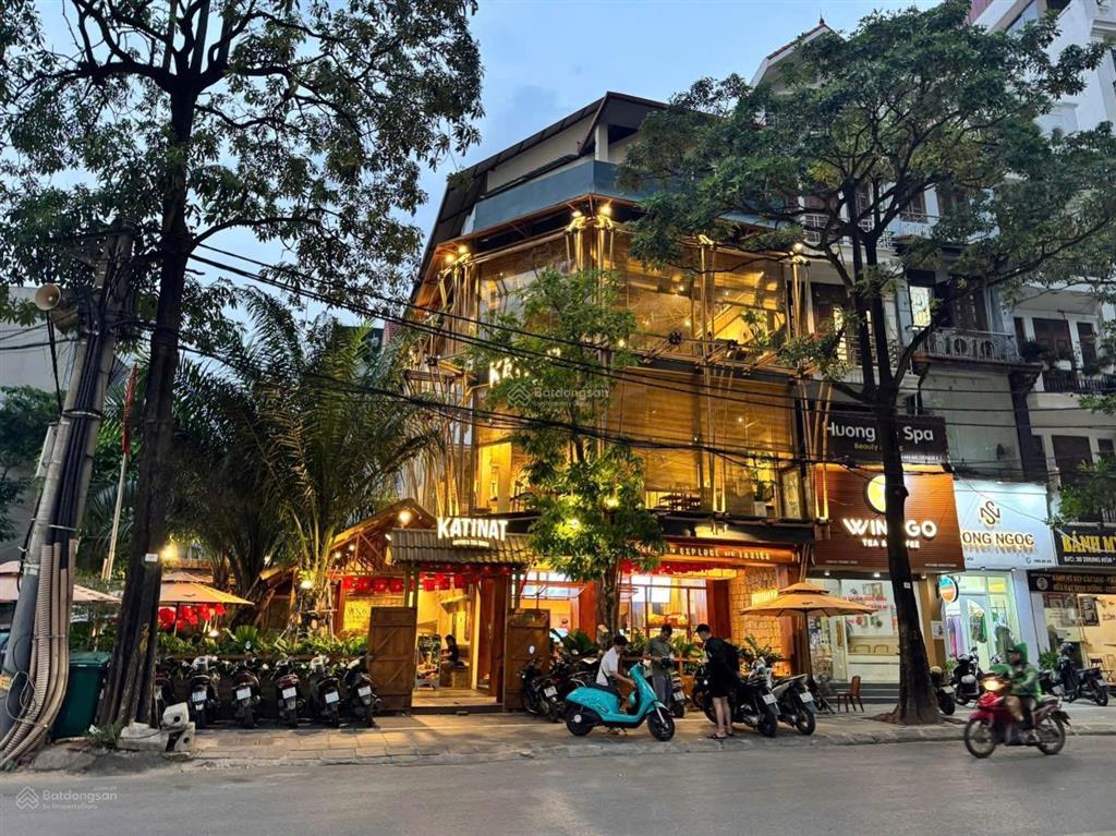 Cực phẩm.cho thuê nhà mặt phố nguyễn cơ thạch.diện tích 120m2 x 3 tầng,mặt tiền lô góc 20m