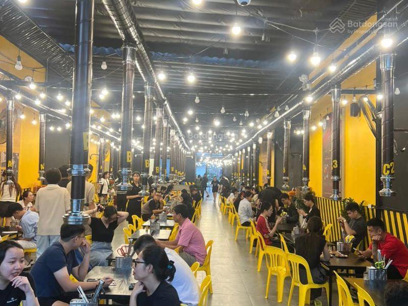 Siêu phẩm.cho thuê mbkd phố trung hoà.diện tích 500m2,mặt tiền 20m,giá chỉ 88tr/ tháng