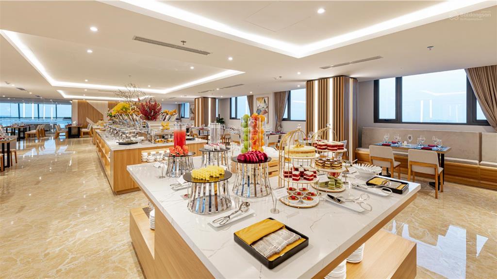 Chính chủ nhờ cho thuê hộ nhà mặt phố vũ phạm hàm.diện tích 90m2 x 4 tầng,mặt tiền 5m