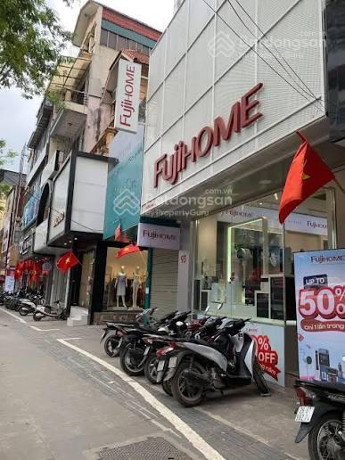 Cực vip. cho thuê mbkd phố chùa láng. diện tích 80m² x 3 tầng, mặt tiền lô góc 15m, đẹp nhất phố