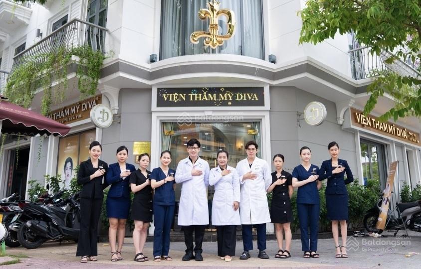 Chính chủ nhờ cho thuê nhà mặt phố mai hắc đế.diện tích 80m2 x 2 tầng,mặt tiền 7m,vị trí siêu đẹp