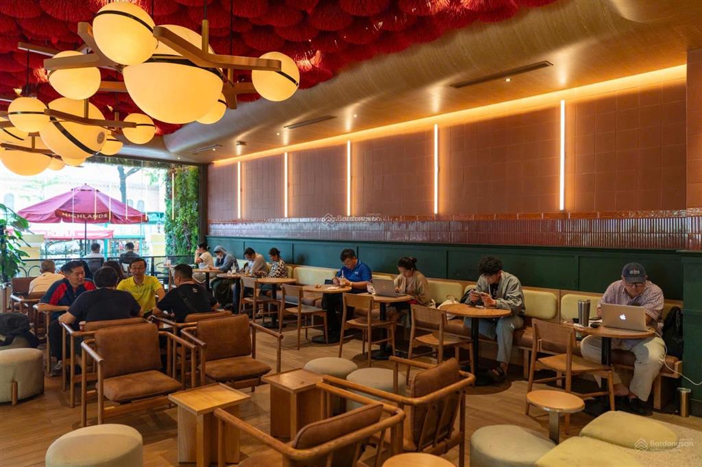 Chính chủ nhờ cho thuê nhà phố nguyễn văn lộc. diện tích 250m2 x 4 tầng, mặt tiền lô góc 20m
