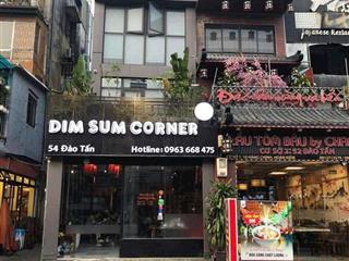 Còn trống hiếm có 1 căn đẹp phố linh lang  đào tấn. diện tích 80m2 x 4 tầng, mặt tiền 12m