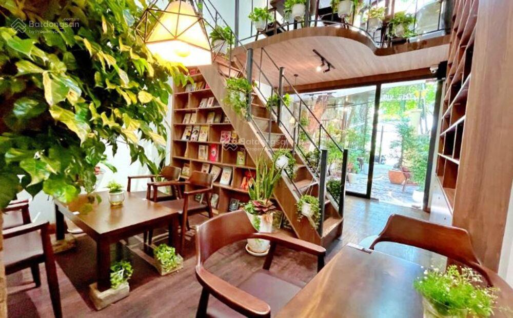 Còn trống hiếm có 1 căn đẹp phố linh lang  đào tấn. diện tích 80m2 x 4 tầng, mặt tiền 12m
