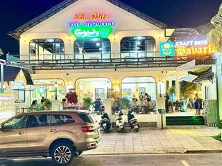 Nổi bật. cho thuê mbkd phố trần thái tông. diện tích 400m2 x 3 tầng, mặt tiền 25m vị trí đẹp