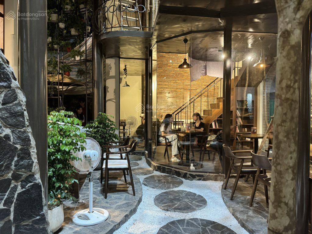 Siêu phẩm kín đét.cho thuê nhà phố tô hiệu.diện tích 270m2 x 3 tầng,mặt tiền lô góc 30m,giá 80tr