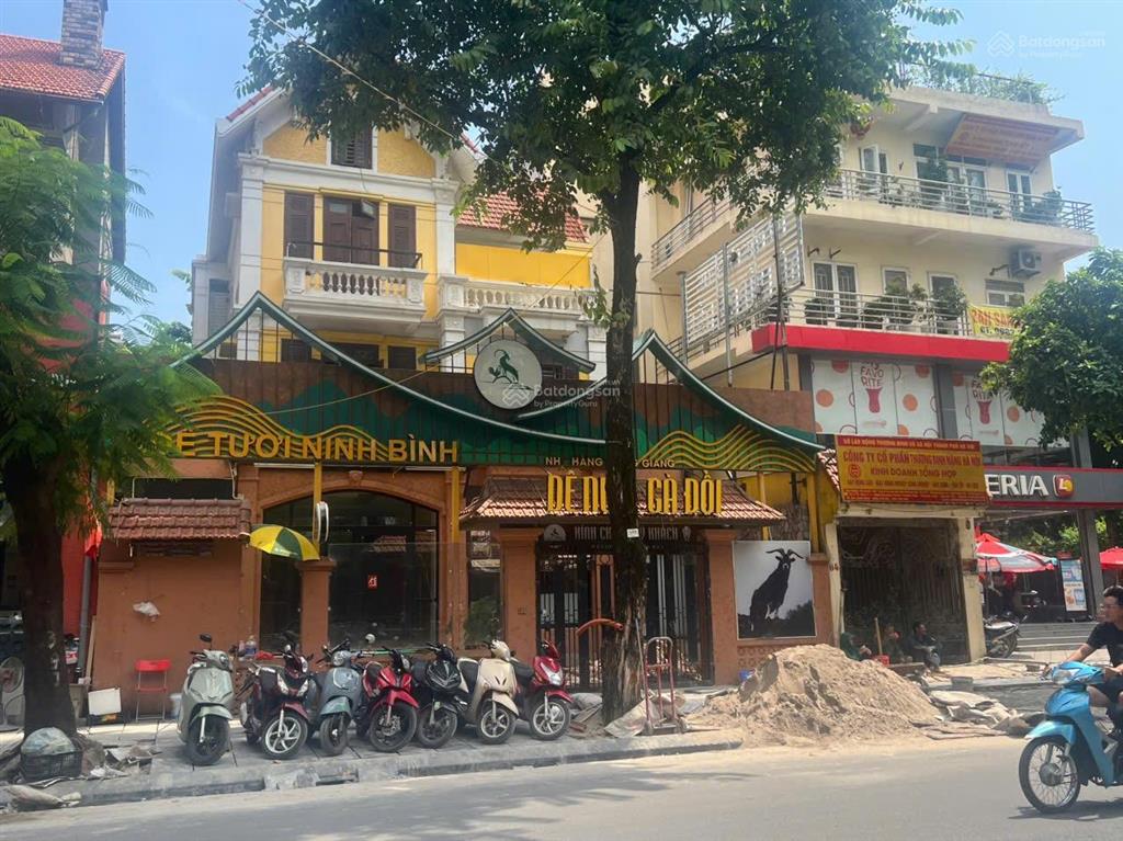 Chính chủ nhờ cho thuê nhà mặt phố hoàng đạo thuý. diện tích 120m2 x 4 tầng, mặt tiền 8m, giá 60tr