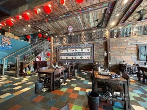 Hàng kín. cho thuê mbkd phố thái thịnh. diện tích 250m2, mặt tiền 15m, vị trí đẹp phố.